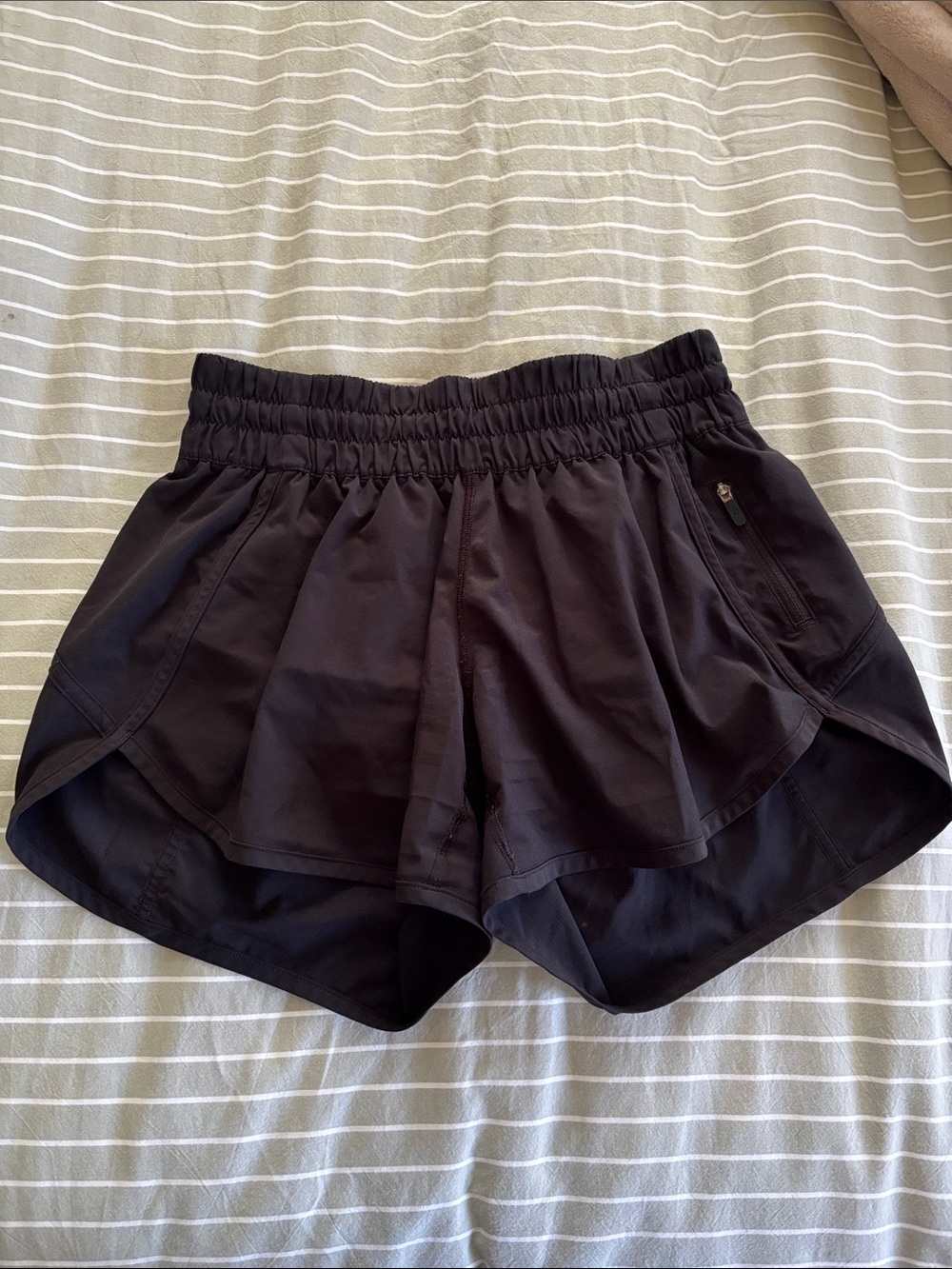 Lululemon Tracker Short V 4"